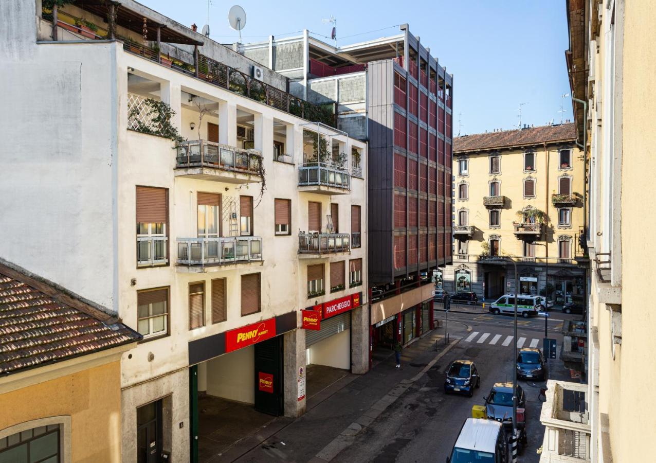 A Yellow Touch - Modern Studio In Isola Milano ภายนอก รูปภาพ